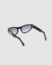 Carica l'immagine nel visualizzatore di Gallery, GD024 CAT-EYE SUNGLASSES: Unisex Sunglasses Black | GCDS