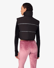 Carica l&#39;immagine nel visualizzatore di Gallery, Bling Gcds Puffer Vest | Women Coats &amp; Jackets Black | GCDS®
