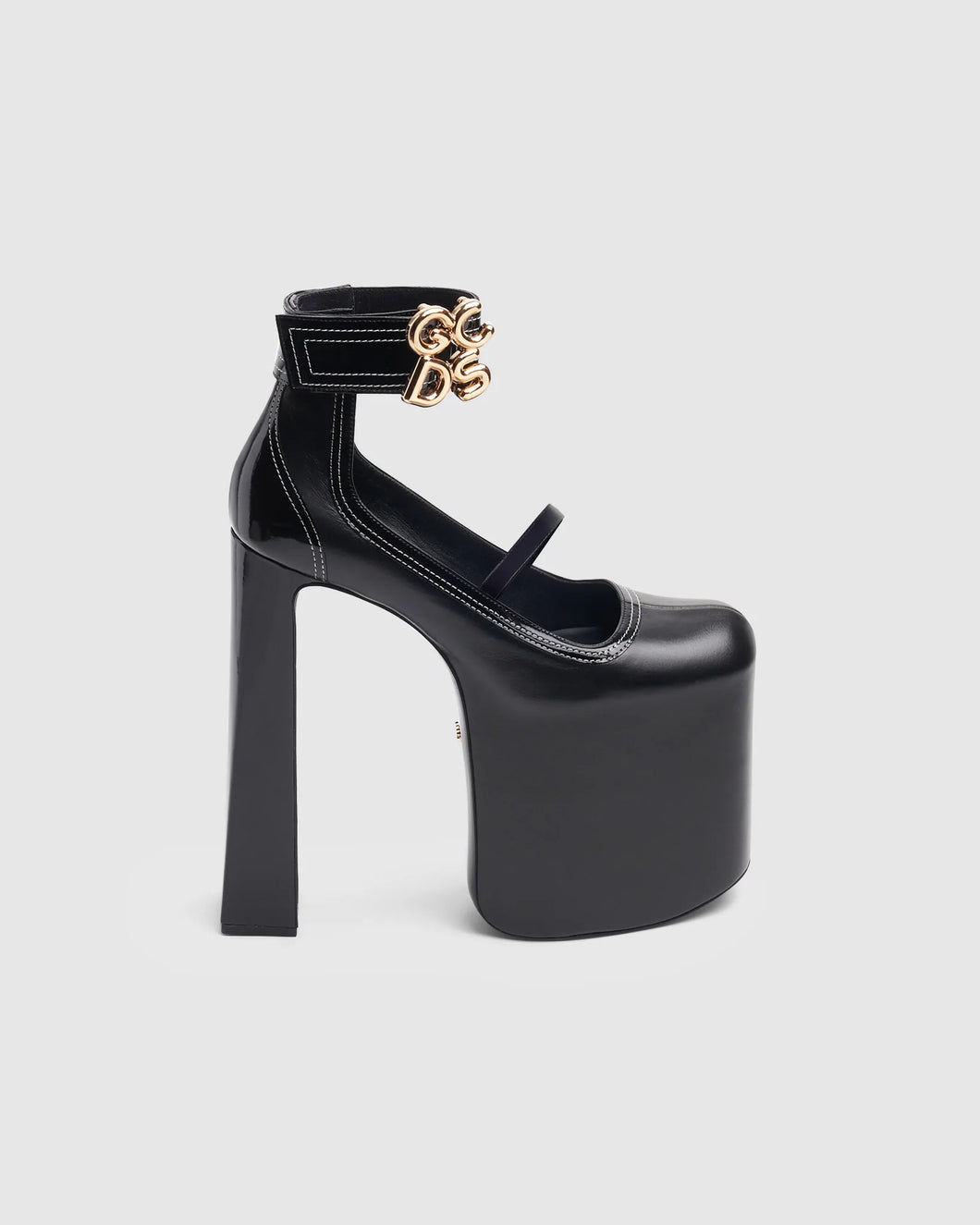 Divine heels: Women Shoes Black | GCDS