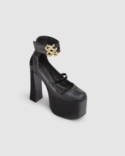 Carica l&#39;immagine nel visualizzatore di Gallery, Divine heels: Women Shoes Black | GCDS
