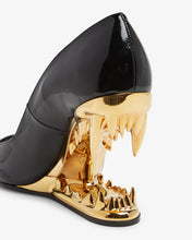 Load image into Gallery viewer, Morso Pumps | Women Pumps Black/Gold | GCDS®
