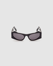 Load image into Gallery viewer, GD022 CAT-EYE SUNGLASSES: Unisex Sunglasses Black | GCDS
