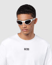 Load image into Gallery viewer, GD024 CAT-EYE SUNGLASSES: Unisex Sunglasses White | GCDS
