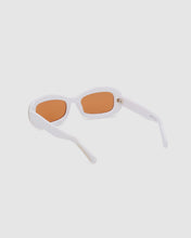 Carica l&#39;immagine nel visualizzatore di Gallery, GD0027 Oval sunglasses : Unisex Sunglasses White  | GCDS

