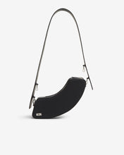 Carica l&#39;immagine nel visualizzatore di Gallery, Comma Medium Shoulder Bag : Unisex Bags Black | GCDS Spring/Summer 2023
