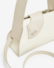Carica l&#39;immagine nel visualizzatore di Gallery, Comma Small Handbag : Women Bags Off White | GCDS Spring/Summer 2023
