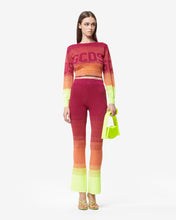 Carica l&#39;immagine nel visualizzatore di Gallery, Lurex Degradé Cropped Sweater : Women Knitwear Fuchsia | GCDS Spring/Summer 2023
